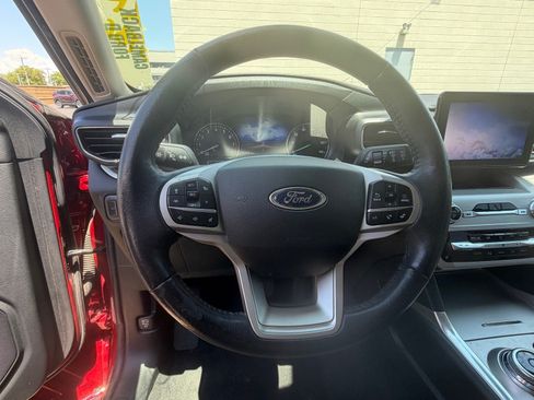 Used 2022 Ford Explorer XLT w/ Equipment Group 202A RWD image 10