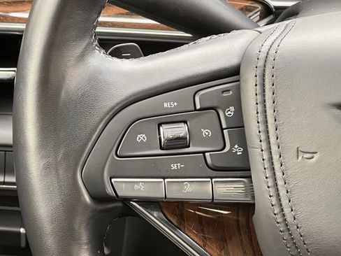 Used 2022 Cadillac Escalade ESV Premium Luxury Platinum image 14