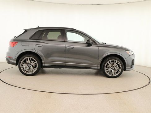 Certified 2025 Audi Q3 2.0T Premium Plus w/ Premium Plus Package image 8