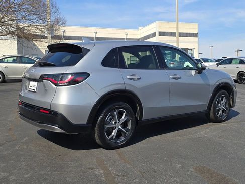 Used 2025 Honda HR-V EX-L image 3