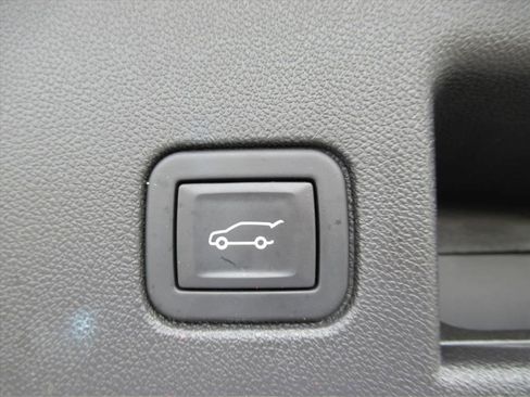 Certified 2024 Chevrolet Equinox LT FWD image 30