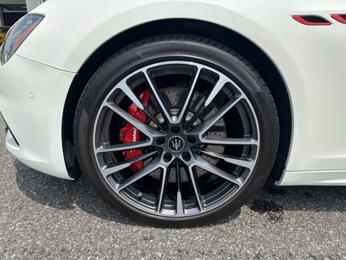 Used 2021 Maserati Ghibli Trofeo image 12