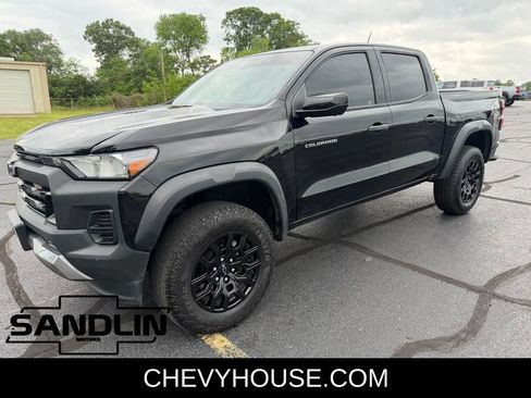 Used 2023 Chevrolet Colorado Trail Boss w/ Technology Package AWD/4WD image 3