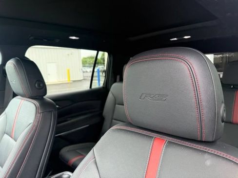 Used 2024 Chevrolet Traverse RS w/ LPO, Floor Liner Package AWD/4WD image 8