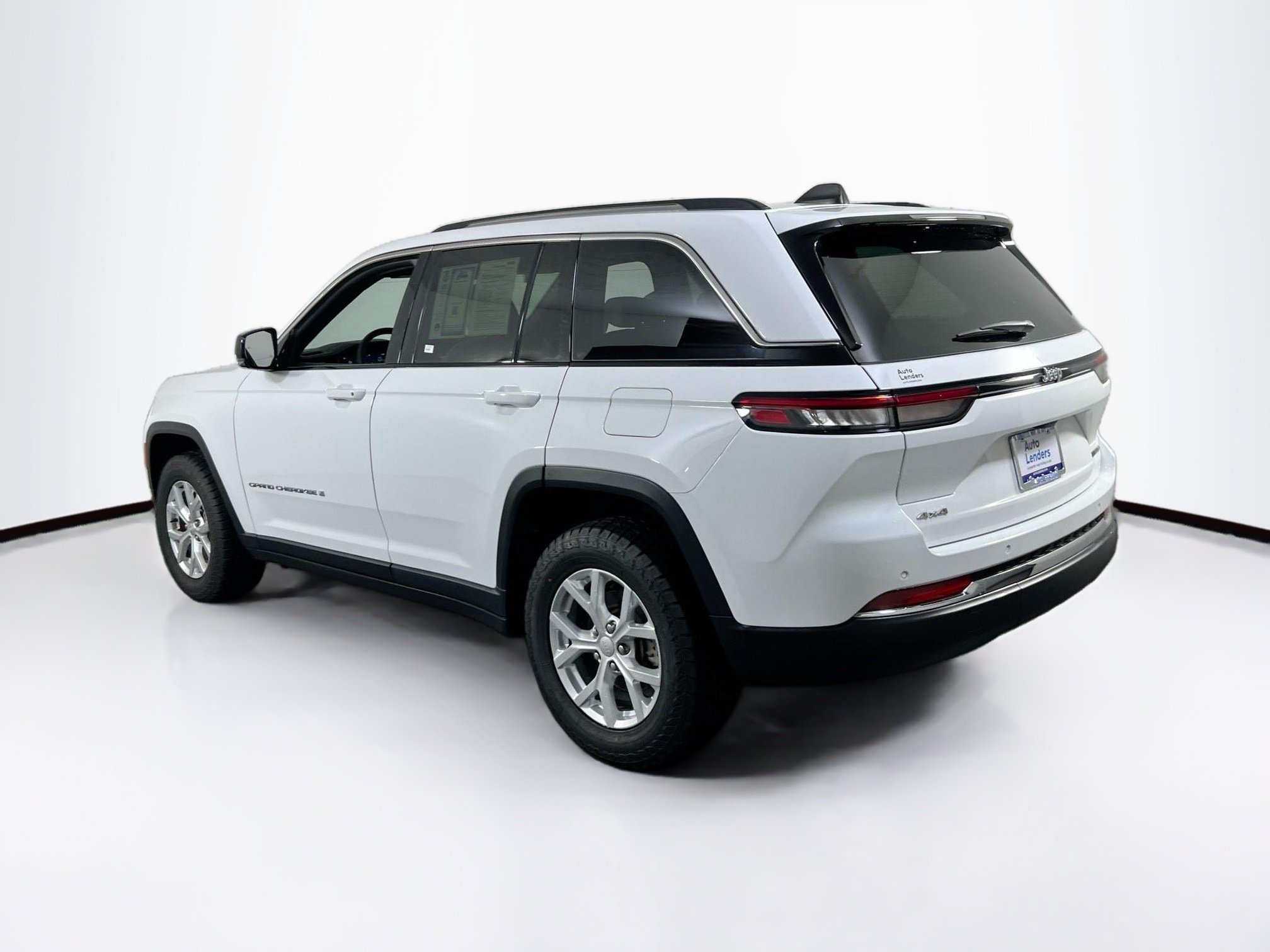 Used 2023 Jeep Grand Cherokee Limited AWD/4WD image 7