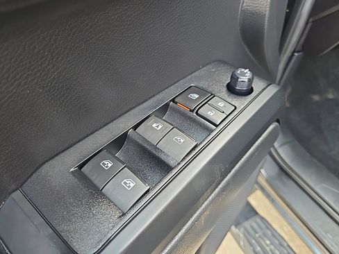 Used 2022 Toyota Tacoma SR image 37