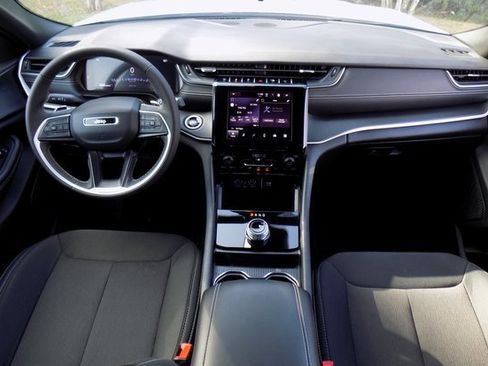 Certified 2024 Jeep Grand Cherokee Laredo w/ MOPAR Finishing Package image 12