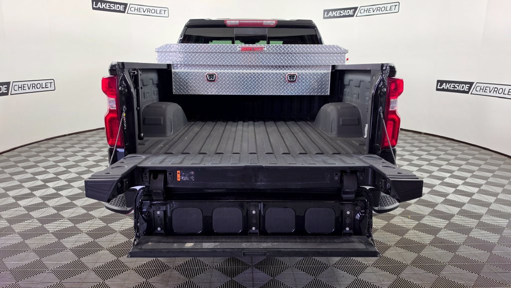 Used 2023 Chevrolet Silverado 1500 LTZ w/ LTZ Convenience Package II AWD/4WD image 13