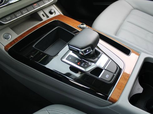 Used 2022 Audi Q5 2.0T Premium Plus w/ Premium Plus Package image 19