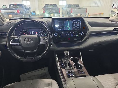 Used 2020 Toyota Highlander Platinum AWD/4WD image 9