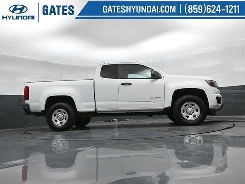 Used 2018 Chevrolet Colorado W/T w/ WT Convenience Package RWD image 32