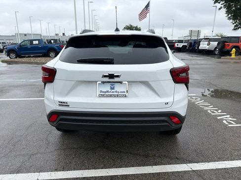 New 2026 Chevrolet Trax LT w/ Midnight Edition FWD image 4