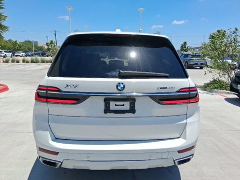 Used 2023 BMW X7 xDrive40i w/ Parking Assistance Package AWD/4WD image 5