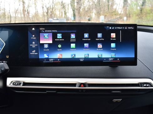 Used 2022 BMW iX xDrive50 w/ Premium Package image 39