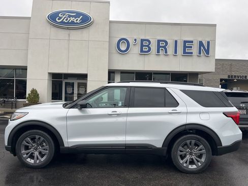 New 2026 Ford Explorer Active w/ Active Comfort Package image 2