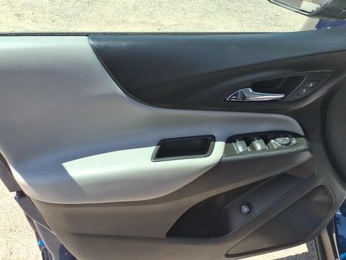 Used 2022 Chevrolet Equinox LT FWD image 11