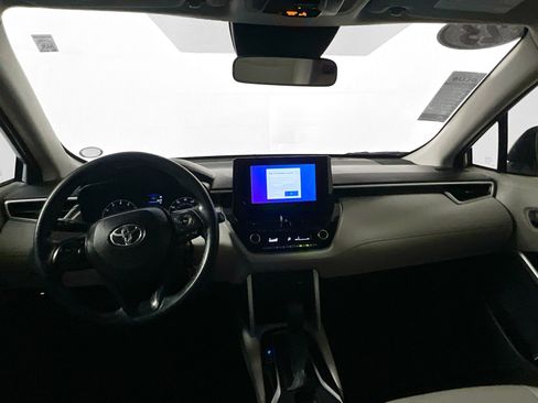 Used 2023 Toyota Corolla Cross L image 28