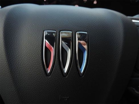 New 2026 Buick Envista Avenir image 24