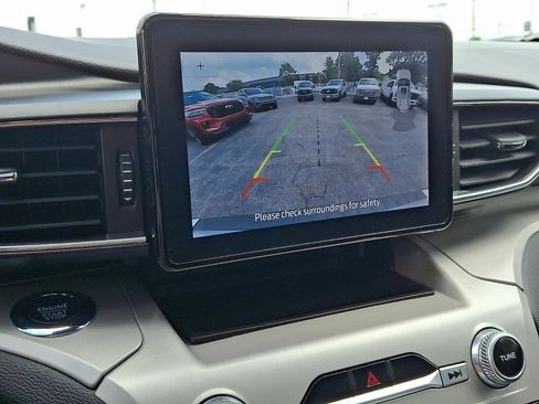 Used 2023 Ford Explorer XLT w/ Equipment Group 202A AWD/4WD image 20