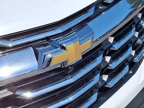 Used 2025 Chevrolet Equinox LT FWD image 26