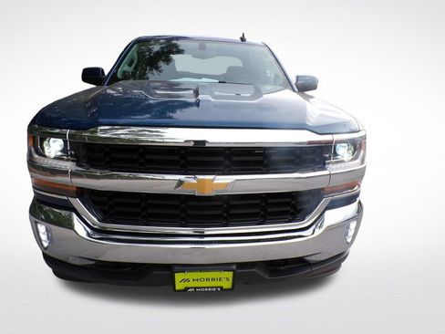 Used 2018 Chevrolet Silverado 1500 LT w/ All Star Edition AWD/4WD image 10