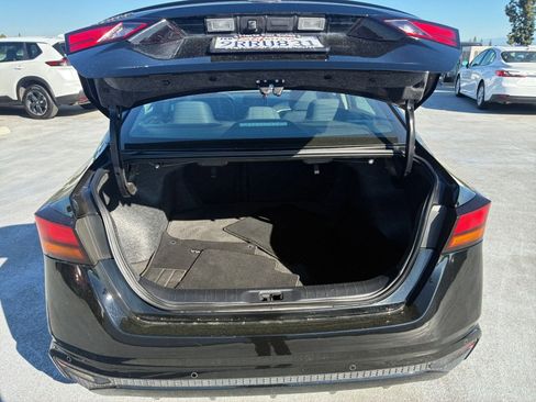 Used 2025 Nissan Altima 2.5 SV image 30