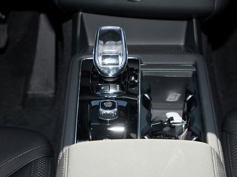 New 2026 Volvo XC90 B6 Plus w/ Protection Package Premier image 37