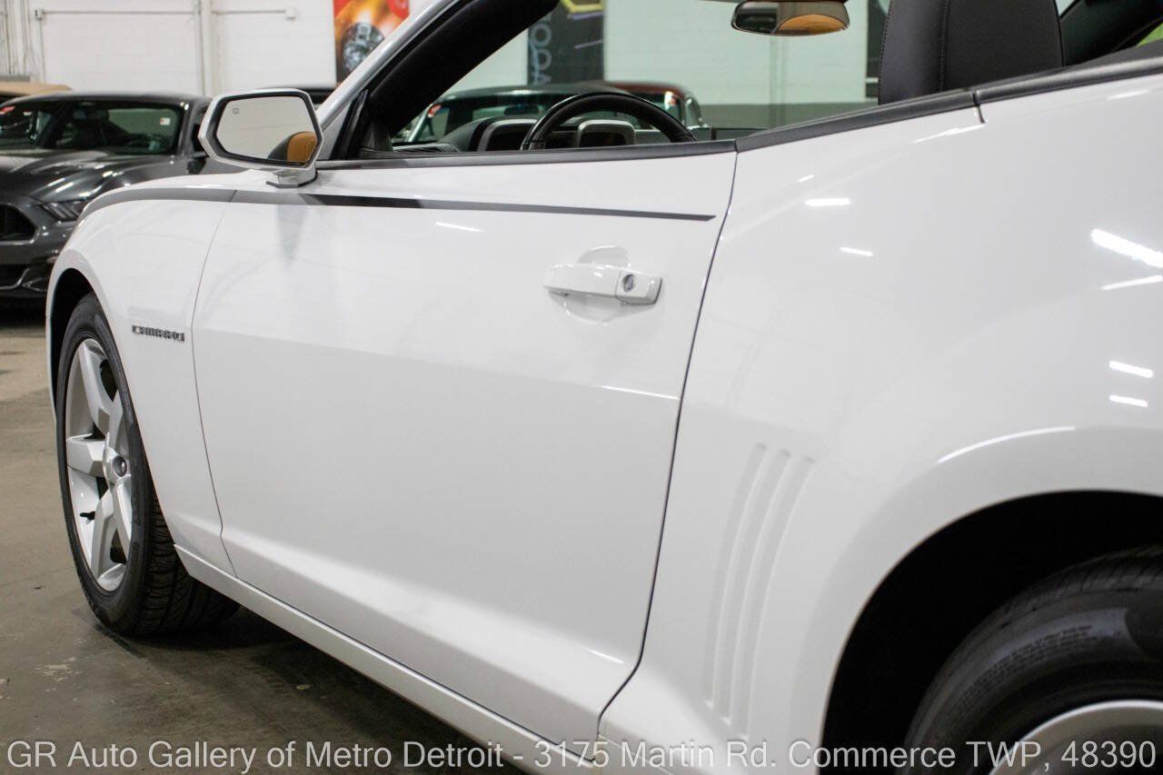 Used 2013 Chevrolet Camaro LT RWD image 23
