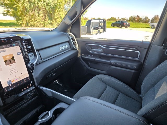 Used 2023 RAM 1500 Big Horn AWD/4WD image 32