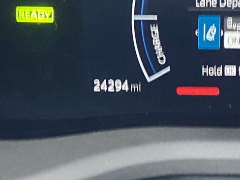 Used 2025 Toyota Camry SE w/ Convenience Package image 26