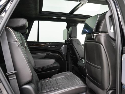 Used 2023 Cadillac Escalade Sport Platinum AWD/4WD image 14