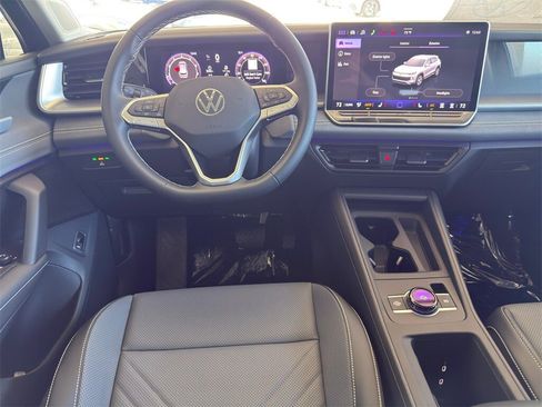 New 2026 Volkswagen Tiguan SE image 24