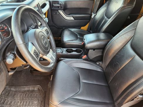 Used 2014 Jeep Wrangler Unlimited Rubicon AWD/4WD image 16