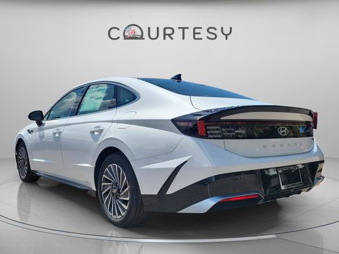 New 2025 Hyundai Sonata SEL image 2