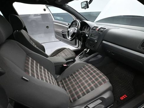 Used 2006 Volkswagen GTI 2.0T 2-Door FWD image 33