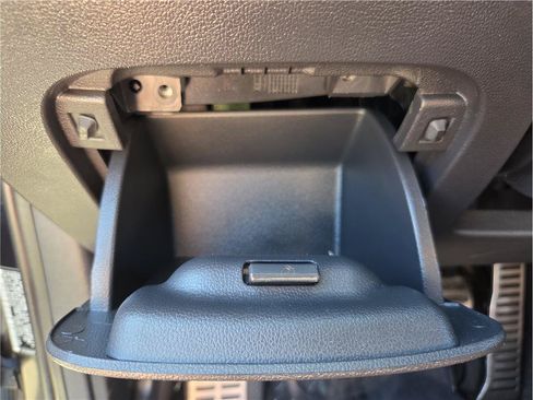 Used 2019 Volkswagen Beetle 2.0T S FWD image 25