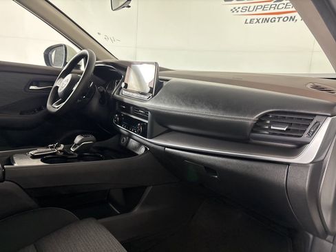 Used 2023 Nissan Rogue SV FWD image 28