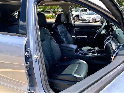 Used 2023 Kia Sorento S w/ Panoramic Sunroof Package FWD image 9