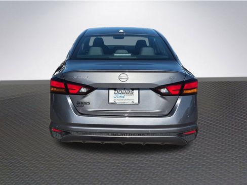 Used 2024 Nissan Altima 2.5 SV image 6