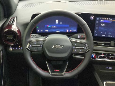 Used 2025 Chevrolet Equinox RS w/ Safety and Technology Package image 21