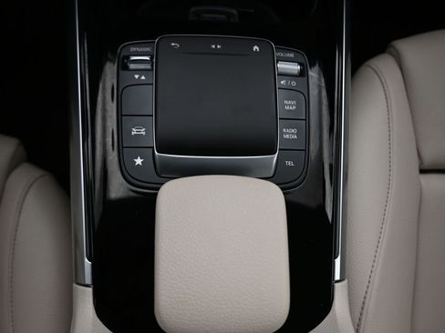 Used 2021 Mercedes-Benz GLA 250 4MATIC image 26