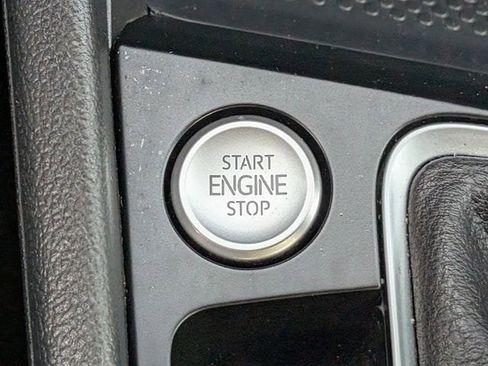 Used 2022 Volkswagen Jetta SE image 18