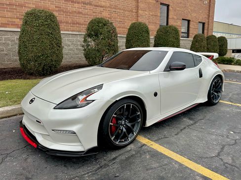 Used 2019 Nissan 370Z NISMO image 3