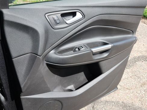 Used 2019 Ford Escape SE image 18