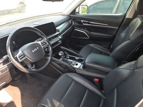 Used 2023 Kia Telluride LX FWD image 5