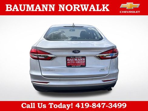 Used 2019 Ford Fusion SE FWD image 4