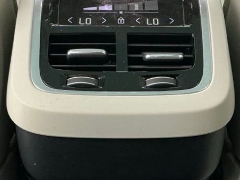 Used 2020 Volvo XC90 T5 Momentum FWD image 17