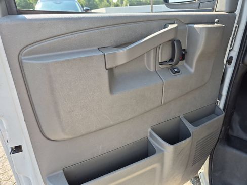 Used 2019 Chevrolet Express 2500 w/ Enhanced Convenience Package RWD image 12