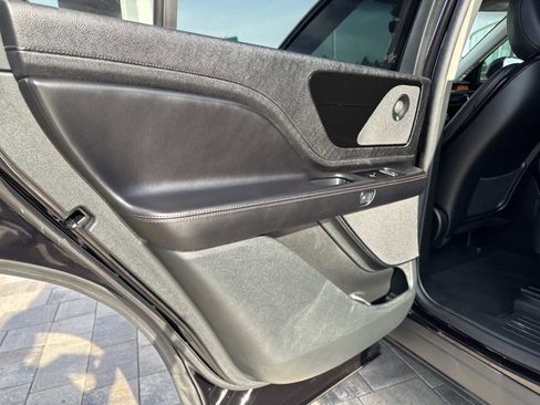 Certified 2024 Lincoln Aviator Reserve w/ Equipment Group 201A image 17