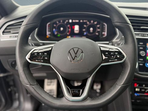 Used 2024 Volkswagen Tiguan SEL R-Line image 15